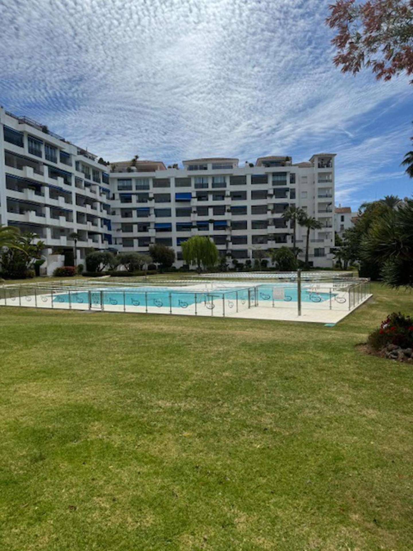 Luxurious Apartment In Puerto Banus Marbella Exterior photo